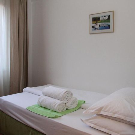 Royal Apartments Semêndria Quarto foto