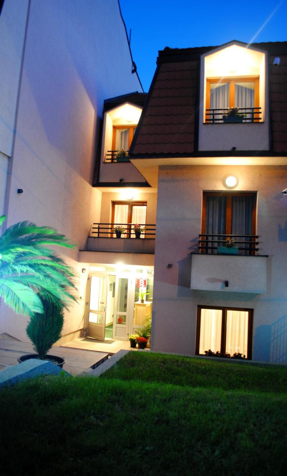 Royal Apartments Semêndria Exterior foto