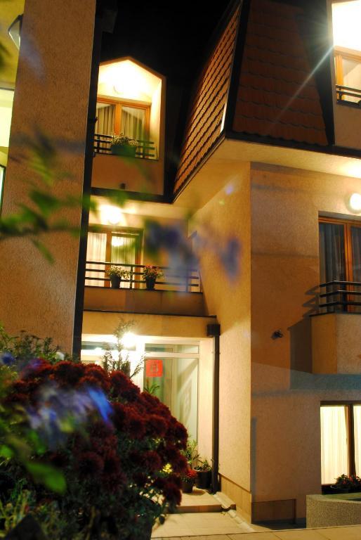 Royal Apartments Semêndria Exterior foto